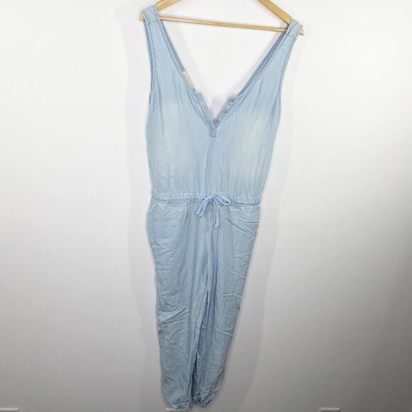 Cloth & Stone Womens Chambray Jumpsuit Size S Blue Tencel V Neck Capri Summer - Picture 2 of 11